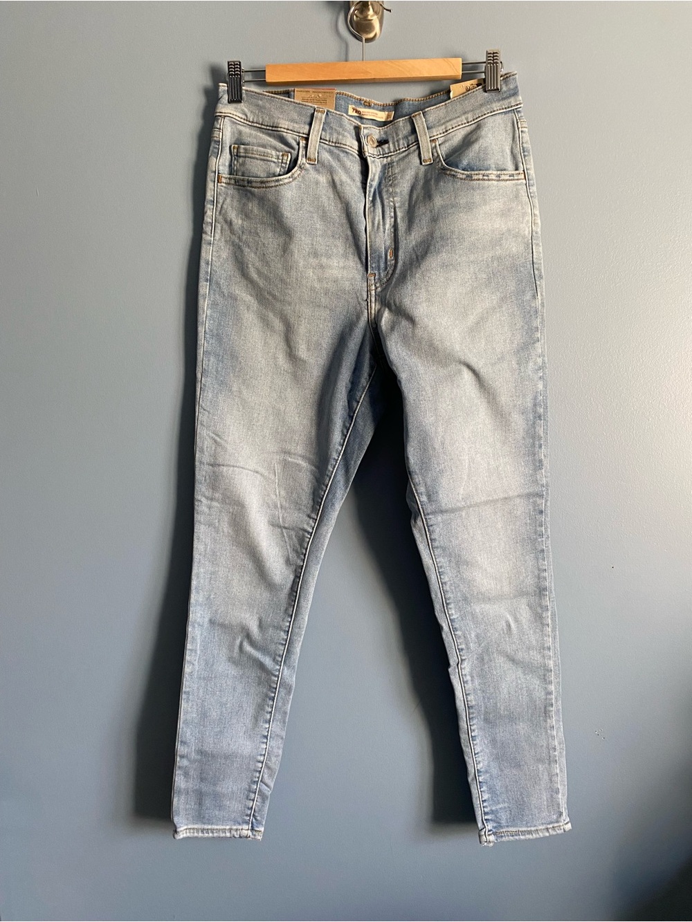 NWT Levi's 720 High Rise Super Skinny - Light Wash Jeans